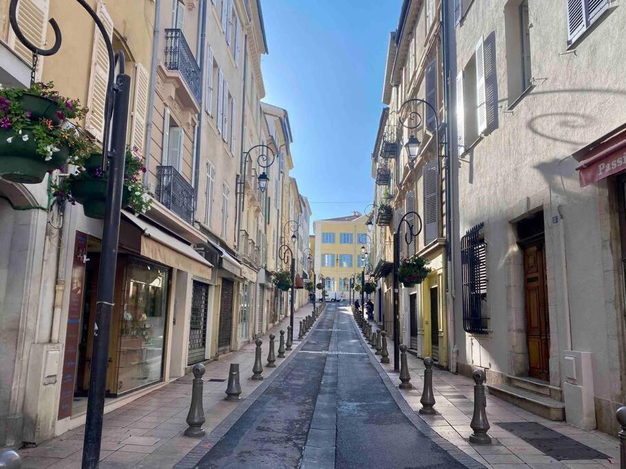 Au Coeur Du Viel Antibes - Cosy Appartement Экстерьер фото